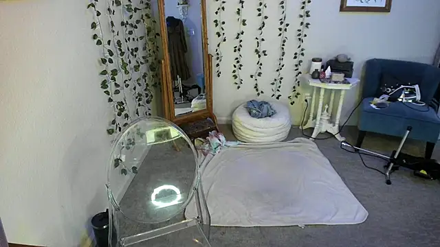Peaches N Kreme online show from June 2026 12:33:02 AM