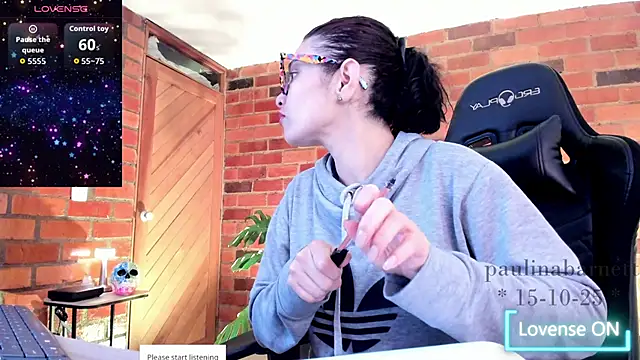 paulinabarnett- online show from October 2025 02:47:02 PM
