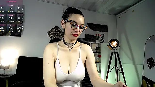 paulinabarnett- online show from March 2025 11:53:02 PM