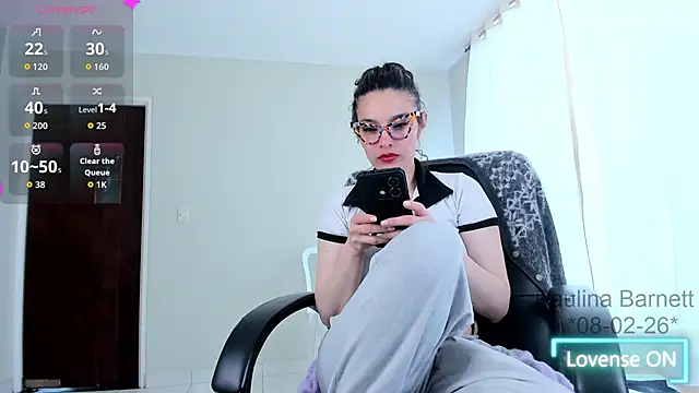 paulinabarnett- online show from February 2026 05:10:02 PM