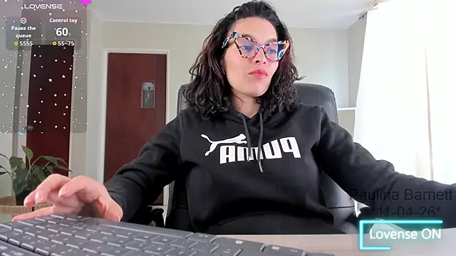 paulinabarnett- online show from April 2026 04:10:02 PM