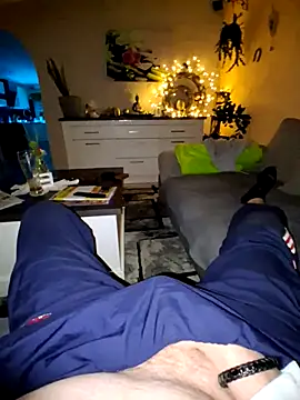 schlonzi81 online show from February 2026 10:01:01 PM