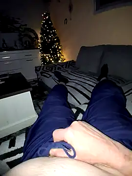 schlonzi81 online show from December 2025 08:58:02 PM