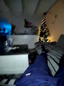 schlonzi81 online show from December 2025 10:12:01 PM