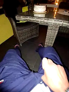 schlonzi81 online show from April 2026 09:32:02 PM