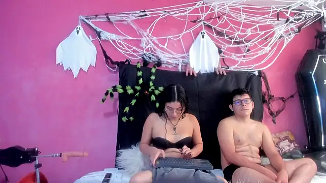 JustiinJazmin online show from October 2025 07:15:01 PM