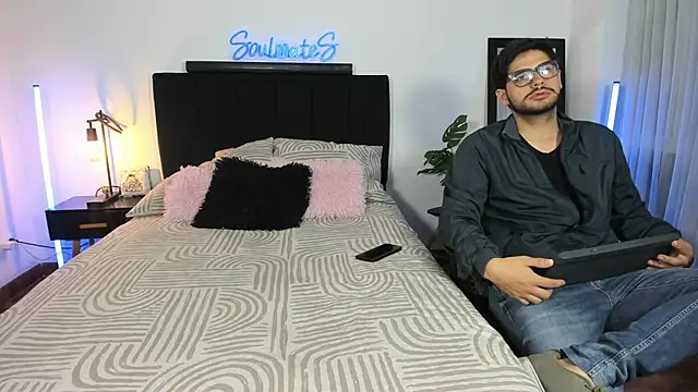 Snapshot of -soulmate-s chatting on November 2025 01:26:02 PM -soulmate-s online show from November 2025 01:26:02 PM