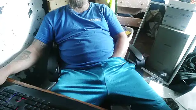 slickwill123 online show from June 2026 04:35:02 PM