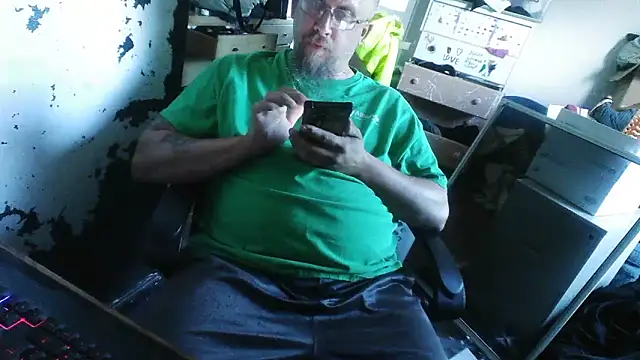 slickwill123 online show from June 2026 11:48:01 PM