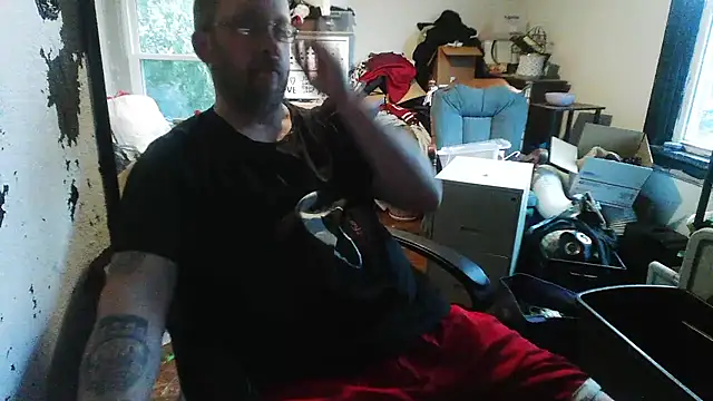 Snapshot of slickwill123 chatting on April 2026 01:28:02 PM slickwill123 online show from April 2026 01:28:02 PM