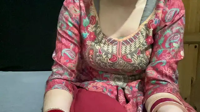 couple horne online show from March 2026 10:25:02 PM