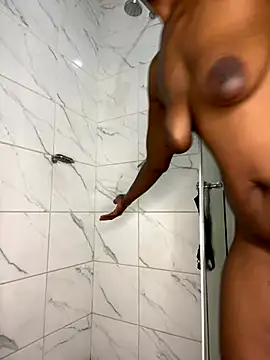 Snapshot of Cocowett chatting on December 2025 12:16:01 PM Cocowett online show from December 2025 12:16:01 PM