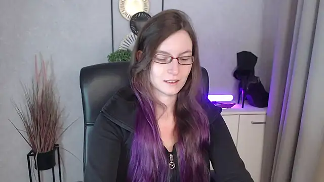 Snapshot of emmaxDelight chatting on November 2025 07:09:01 AM emmaxDelight online show from November 2025 07:09:01 AM