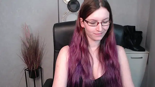 emmaxDelight online show from February 2025 12:38:01 PM