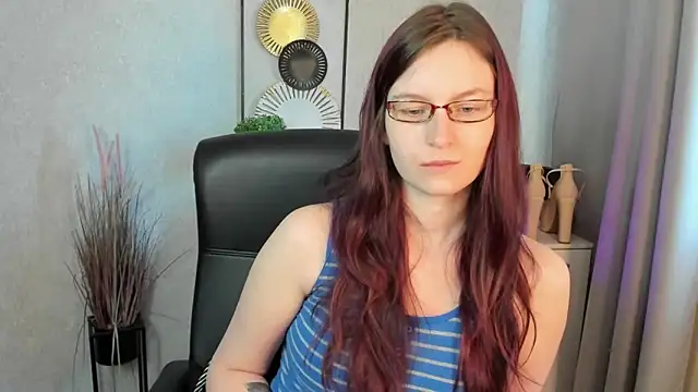 Snapshot of emmaxDelight chatting on June 2026 05:30:01 AM emmaxDelight online show from June 2026 05:30:01 AM