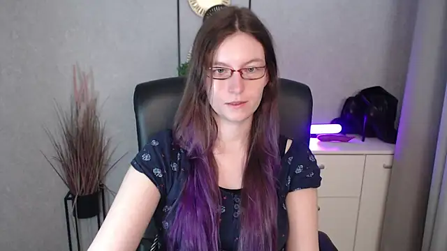 Snapshot of emmaxDelight chatting on November 2025 06:17:01 AM emmaxDelight online show from November 2025 06:17:01 AM