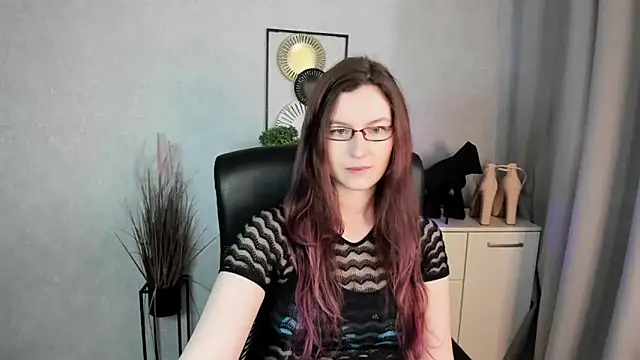 Snapshot of emmaxDelight chatting on May 2026 05:15:01 AM emmaxDelight online show from May 2026 05:15:01 AM