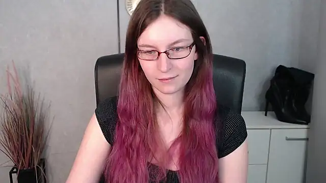 emmaxDelight online show from February 2025 12:36:01 PM