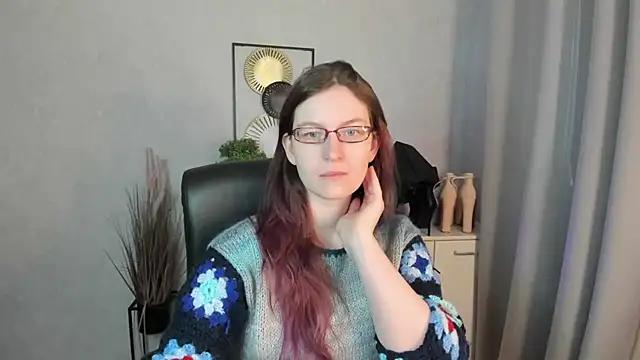 Snapshot of emmaxDelight chatting on April 2026 05:43:01 AM emmaxDelight online show from April 2026 05:43:01 AM