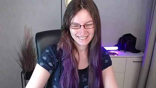 Snapshot of emmaxDelight chatting on November 2025 07:01:02 AM emmaxDelight online show from November 2025 07:01:02 AM