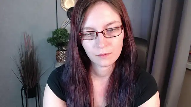 emmaxDelight online show from March 2026 06:33:01 PM