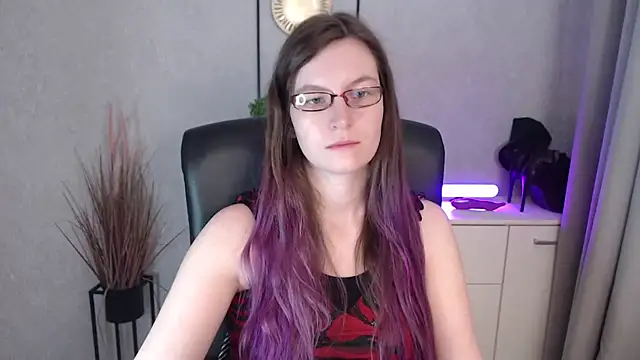 Snapshot of emmaxDelight chatting on November 2025 06:24:02 AM emmaxDelight online show from November 2025 06:24:02 AM