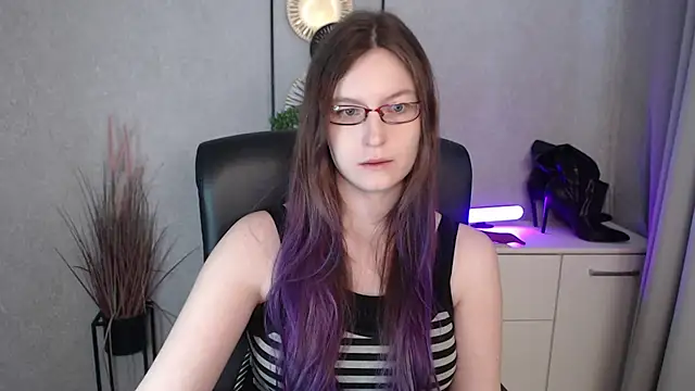 Snapshot of emmaxDelight chatting on November 2025 07:12:01 AM emmaxDelight online show from November 2025 07:12:01 AM