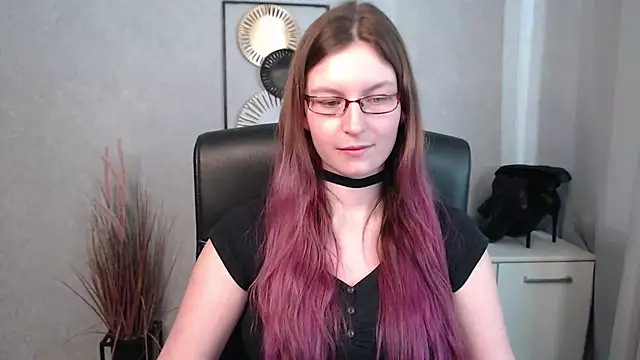 emmaxDelight online show from March 2025 01:23:02 PM