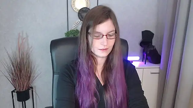 Snapshot of emmaxDelight chatting on November 2025 06:35:01 AM emmaxDelight online show from November 2025 06:35:01 AM