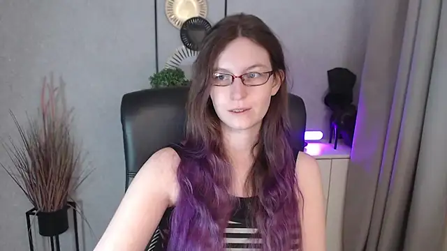 Snapshot of emmaxDelight chatting on November 2025 06:39:01 AM emmaxDelight online show from November 2025 06:39:01 AM