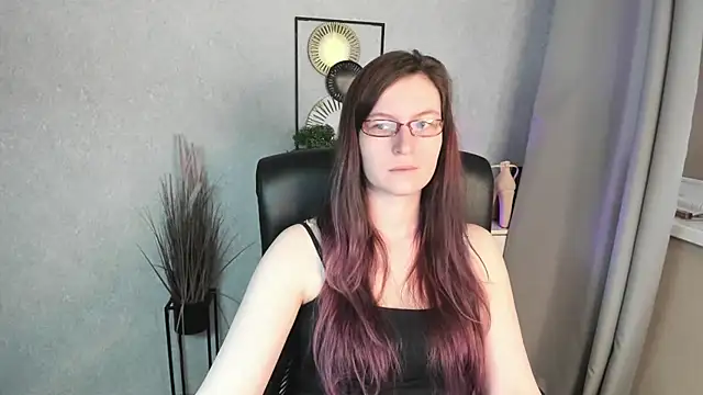 Snapshot of emmaxDelight chatting on May 2026 06:18:01 AM emmaxDelight online show from May 2026 06:18:01 AM