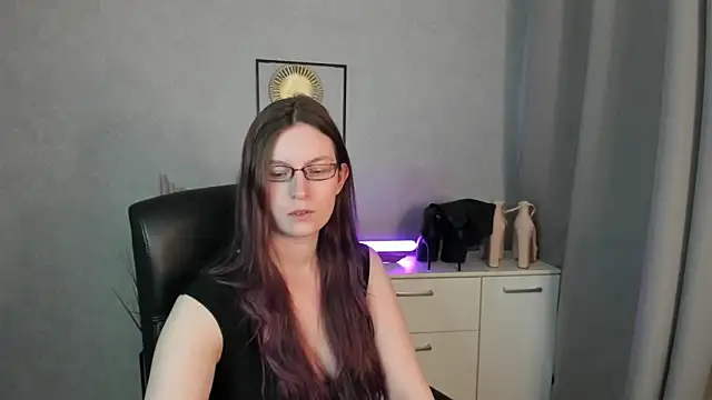 emmaxDelight online show from April 2026 05:53:02 PM