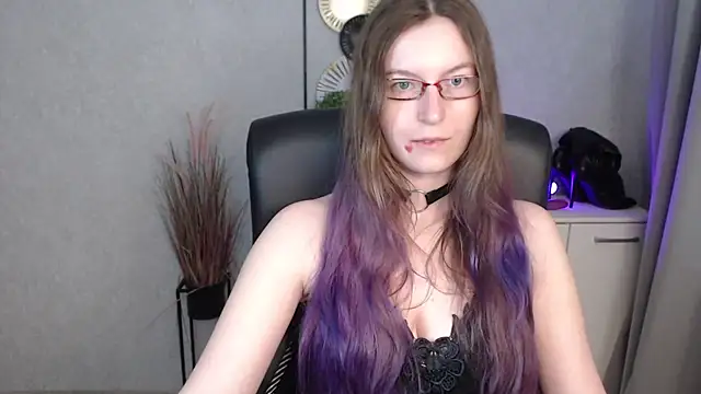 emmaxDelight online show from October 2025 05:28:02 AM