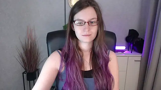 Snapshot of emmaxDelight chatting on November 2025 06:25:02 AM emmaxDelight online show from November 2025 06:25:02 AM