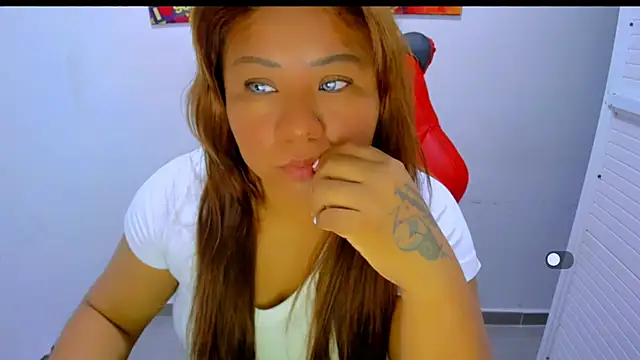 Snapshot of victoria_love89 chatting on December 2025 01:49:02 AM victoria love89 online show from December 2025 01:49:02 AM