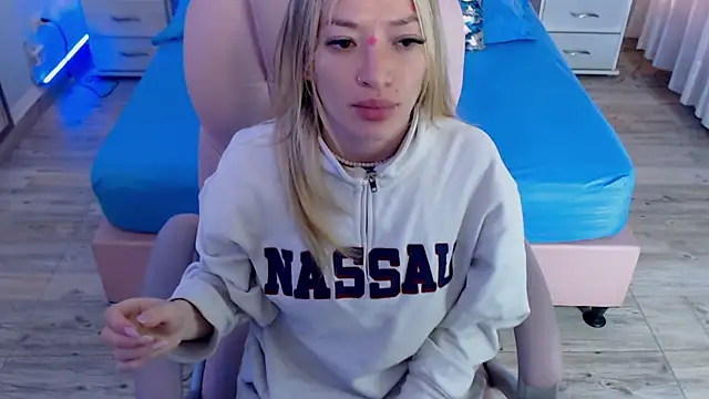 zoe jones13 online show from November 2025 03:10:01 AM