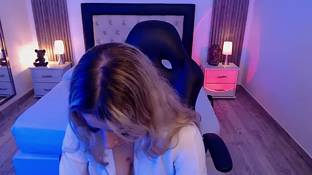 zoe jones13 online show from October 2025 03:10:01 AM