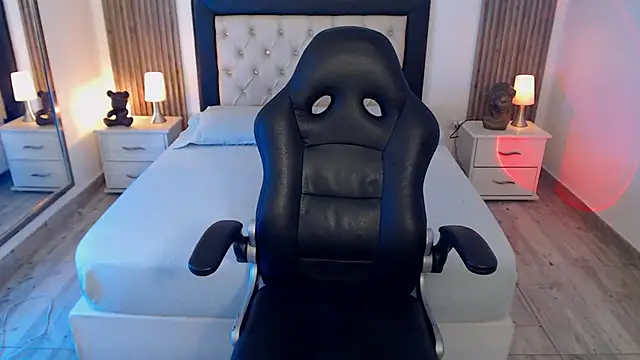 zoe jones13 online show from November 2025 12:04:01 AM