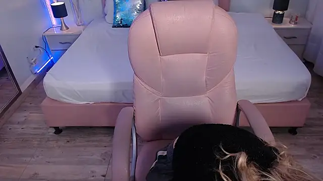 zoe jones13 online show from March 2026 03:32:01 AM