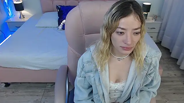 zoe jones13 online show from June 2026 02:55:02 AM