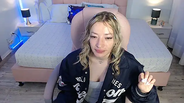 zoe jones13 online show from February 2026 03:07:02 AM