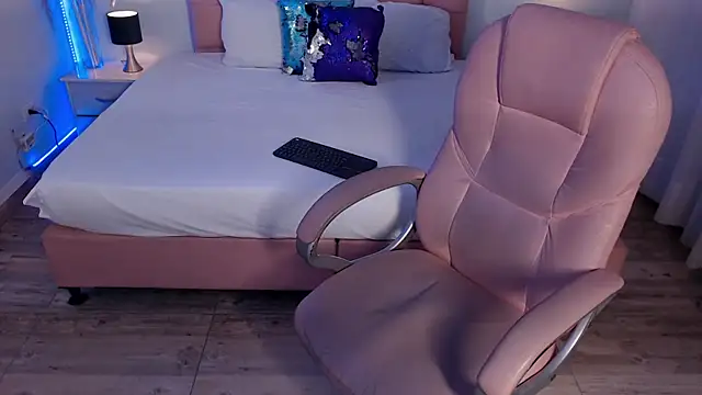 zoe jones13 online show from March 2026 04:12:01 AM