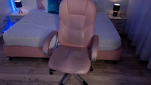 zoe jones13 online show from February 2026 04:00:01 AM