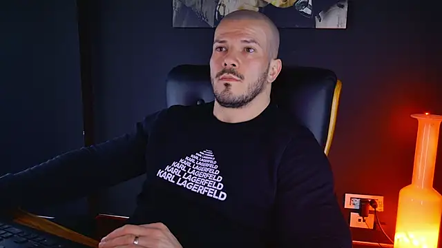 AngeloEric online show from January 2025 12:18:01 PM