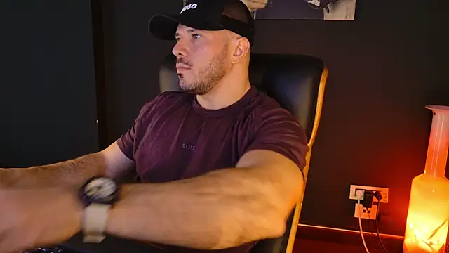 AngeloEric online show from December 2025 11:49:01 AM