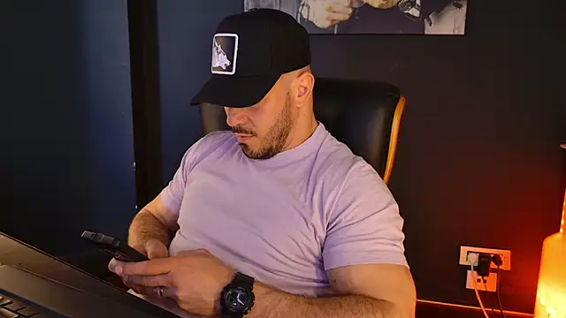 Snapshot of AngeloEric chatting on April 2026 10:55:01 AM AngeloEric online show from April 2026 10:55:01 AM
