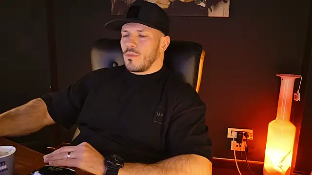 AngeloEric online show from December 2025 02:22:02 PM