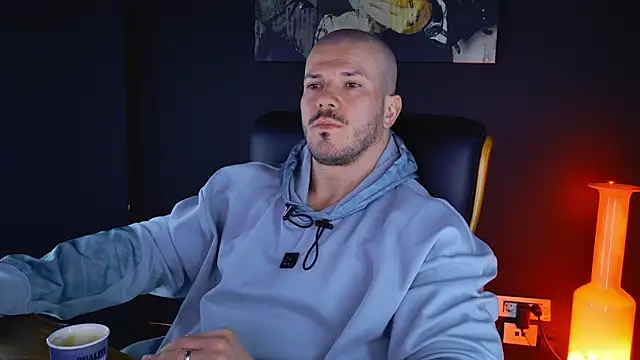 AngeloEric online show from February 2025 06:19:01 AM