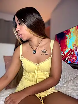 Snapshot of bella__honey chatting on November 2025 03:23:02 AM bella honey online show from November 2025 03:23:02 AM