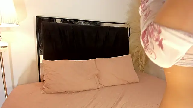 lilithTeen1  online show from May 2026 02:25:02 AM